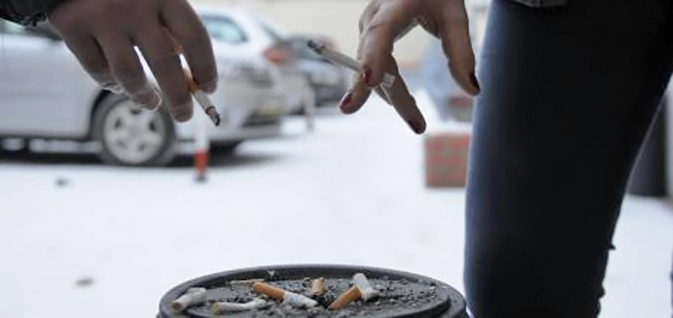 Elbląscy urzędnicy twierdzą, że na "dymka" w pracy wystarczy im kwadrans przerwy