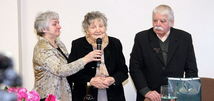 Helena Hałun - kobieta, która większość życia pomaga innym. Zobacz materiał filmowy