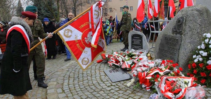 Pamici tych, ktrzy ginli dla niepodlegej Ojczyzny. 72. rocznica utworzenia Armii Krajowej