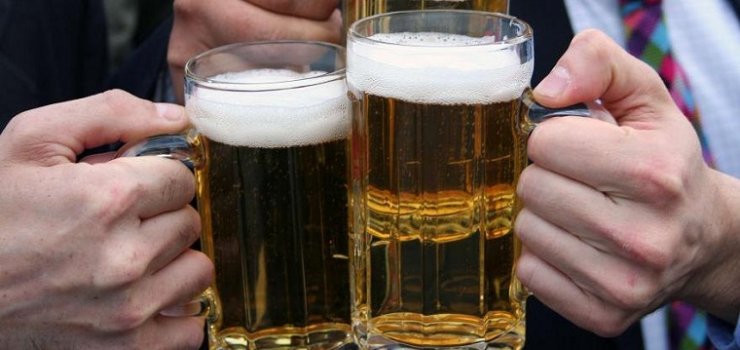 Miasto chce wydawać mniej koncesji na alkohol, prezydent na otwarciu Specjal Pubu. Dysonans zbyt rażący?