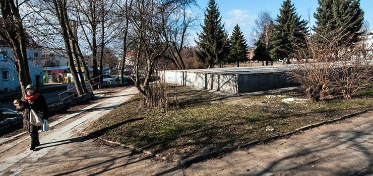 Kolejna działka do sprzedania. Tym razem po siedzibie MONAR-u