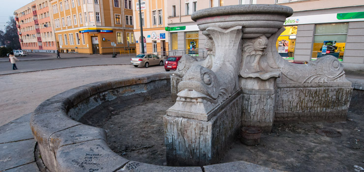 Fontanna na Placu Słowiańskim - Na dzień dzisiejszy nie ma planów na pomnik Hermana von Balka 