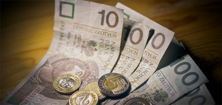 Podpisali umowy in blanco i zostali oszukani. Machlojki sprzedawców wyszły na jaw