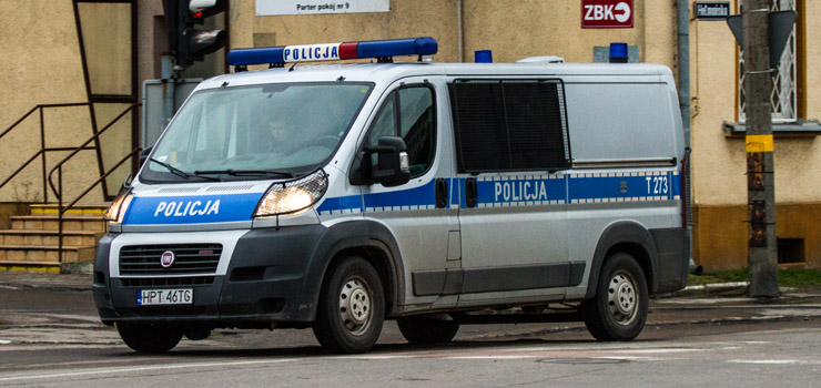 Na Sadowej syn znalazł zwłoki ojca. "Na ciele denata było kilka ran kłutych"