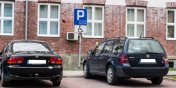 Koniec z parkingowym bezprawiem? Nadchodz zmiany w wydawaniu kart postojowych dla niepenosprawnych