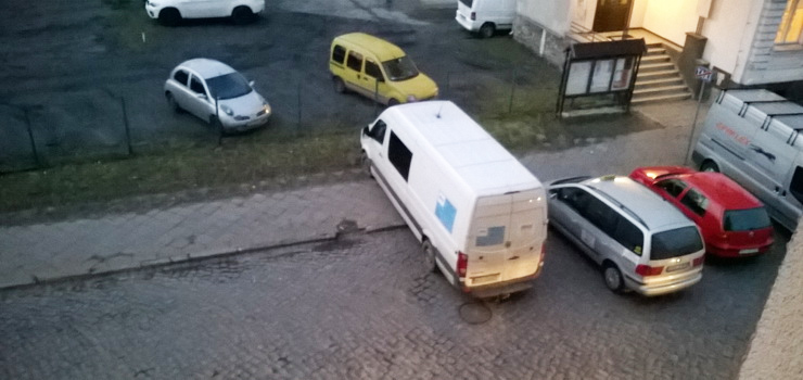 Za parkowanie na nieuprawnionym miejscu grozi nawet 500 zł grzywny i 5 pkt