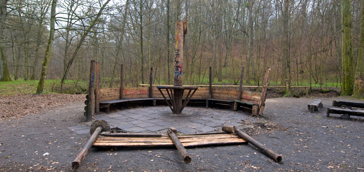 Wandale nie oszczędzili wiaty. "Ania" została doszczętnie zniszczona