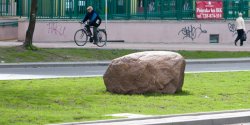 Wiele ha�asu o... kamie�. Giganta czeka "przeprowadzka"