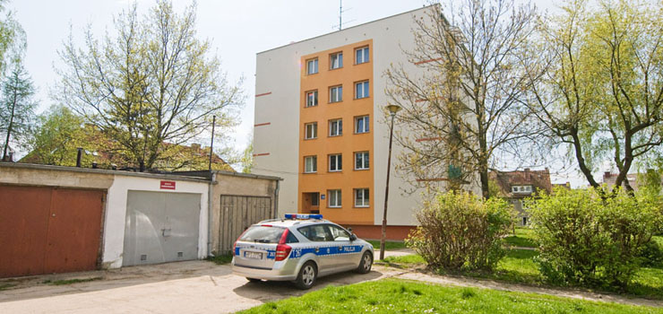 Mężczyzna po kłótni z matką wyskoczył przez okno. Poniósł śmierć na miejscu