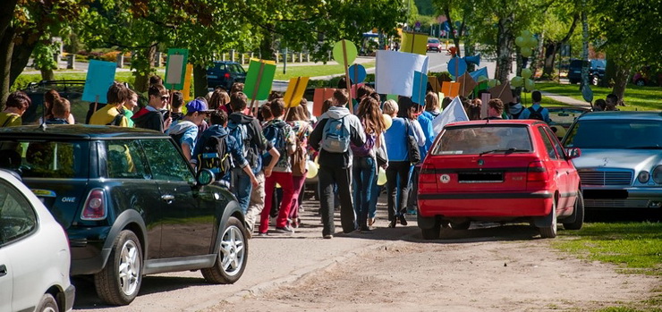 Dlaczego 200 uczniów wyszło na ulicę?