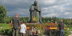 Tr�jwymiarowe fotografie na wystawie o Janie Pawle II
