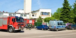  "74-letni kierowca zas�ab� i wjecha� na drugi pas ruchu"