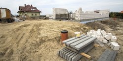 Na Ok�lniku mia� powsta� stadion, b�d� domki jednorodzinne