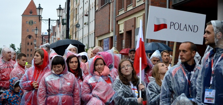 "Większość marudzi, że w Elblągu nic się nie dzieje, ale jak już się dzieje, i to na światową skalę, to wolą spędzić czas w kapciach przed telewizorem"