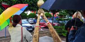 Dzi cay wiat jest pik. Elblski mundial ma swoj rzeb