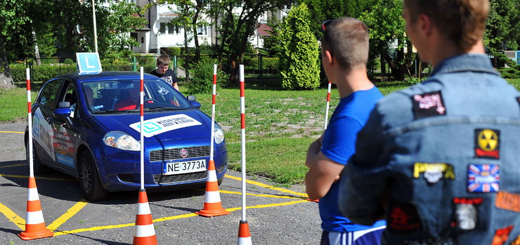 Przekonaj się, co widzi pijany kierowca i co czuje, gdy traci przyczepność kół