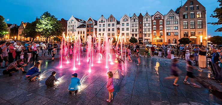 Fontanna na wieczór przybiera innych barw