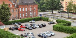 Pi�trowego parkingu przy Wie�owej nie b�dzie. W planach jest biurowiec z us�ugami