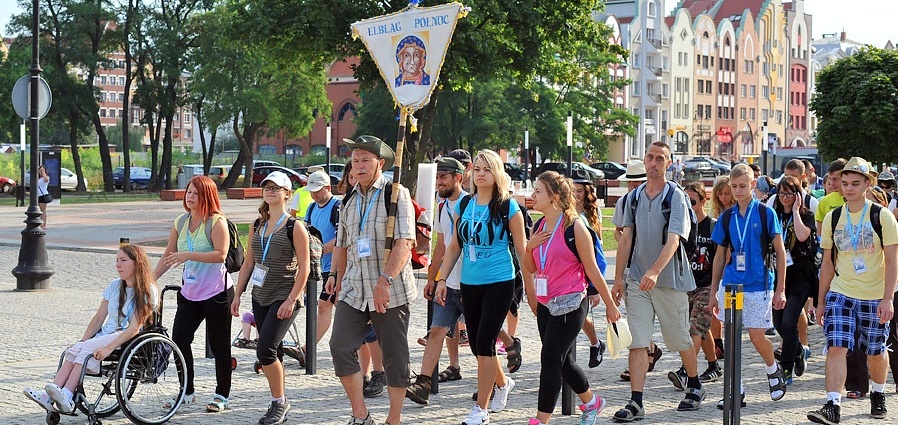 U kresu wdrwki czeka na nich Czarna Madonna. Po raz 22. elblanie pielgrzymuj na Jasn Gr - zobacz zdjcia