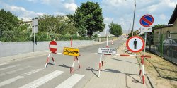 Elbl��anie narzekali na ul. W�growsk�. W po�owie sierpnia maj� doczeka� si� nowych chodnik�w i nawierzchni