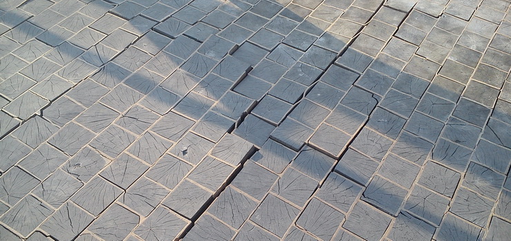 Most Dolny na rzece Elbląg wymaga kolejnej naprawy. Widoczne są na nim pęknięcia