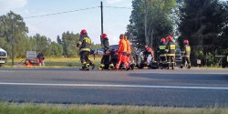  Wypadek w Kazimierzowie. Motocyklista uderzy w Audi