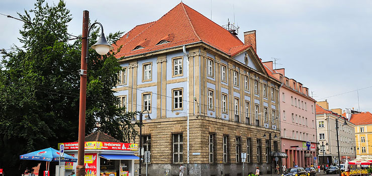 Bank opuszcza zabytkowy budynek przy 1 Maja. Kupiec pilnie poszukiwany