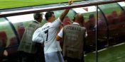 Elblanin wbieg na muraw podczas sobotniego meczu Realu Madryt. Grozi mu mog nawet 3 lata pozbawienia wolnoci