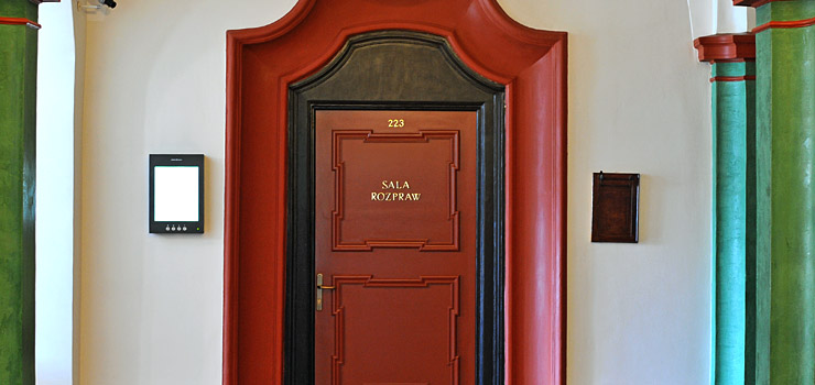 Ratownicy medyczni z WSZ oskarżeni o gwałt. W sprawie nadal zeznają świadkowie