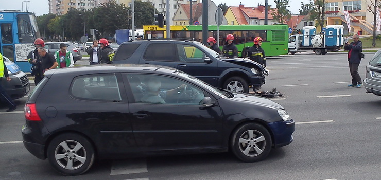 Kolizja na skrzyowaniu Teatralnej z 12 Lutego