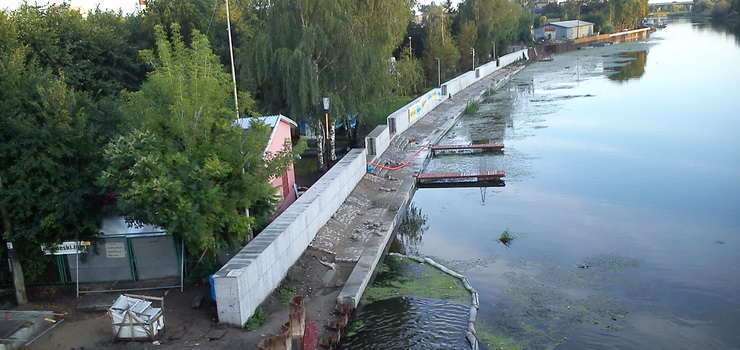 Camping przy ulicy Panieńskiej zalany. Przyczyną „wybijające” studzienki
