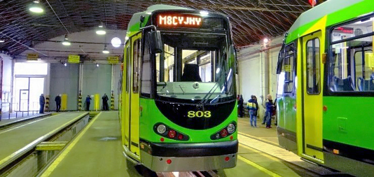 Kolejny wagon M8C na elbląskie tory wyjedzie latem przyszłego roku