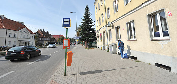 "Krzyczą nam pod oknami, palą i śmiecą". Z tym przystankiem nic się zrobić nie da?