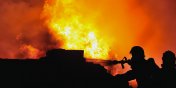  Pożar na Modrzewinie. Akcja gaśnicza trwała do rana (aktualizacja - Straty ok. 200 tys.zł zdjęcia terenu po pożarze )