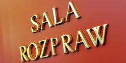Elbl��anin zada� ojcu dziesi�� cios�w no�em. Teraz czeka na proces