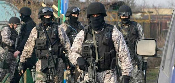 Policyjny migowiec i antyterroryci w Elblgu