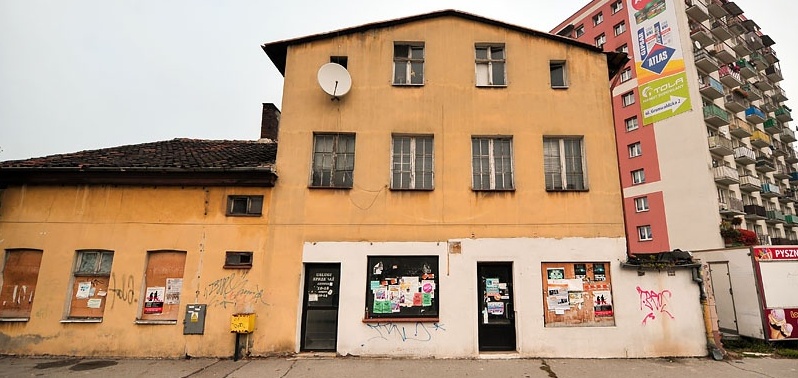 Wyburzają budynki, ale muszą znaleźć mieszkania zastępcze. Co się stanie z lokatorami?