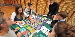 Zg��biali tajniki zarz�dzania finansami podczas Mi�dzyszkolnego Turnieju Cashflow – zobacz zdj�cia