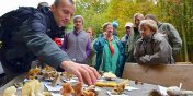 Malaki, podgrzybki i gski. W sobot wyruszyli na grzyby z lenikami 