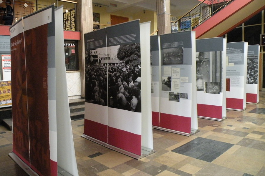 „Uczcie si polskiego”. Solidarno, NRD i Stasi