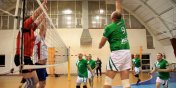 Siatkarze amatorzy znw walcz pod siatk