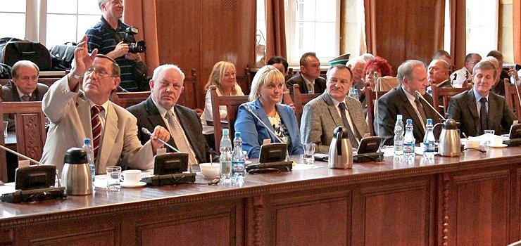 Radni przyjmowali bez zastrzeżeń kolejne uchwały. Uwagi były jedynie do Wieloletniej Prognozy Finansowej na lata 2014-2029