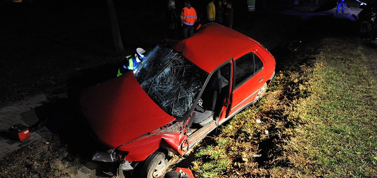 Cztery osoby ranne po groźnym wypadku w Kazimierzowie