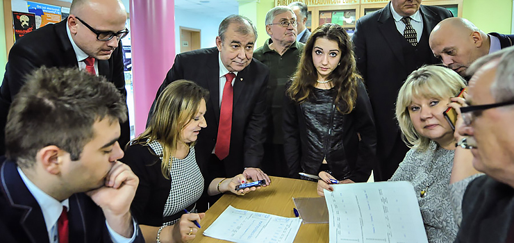 Jerzy Wilk na wyniki czekał... na uczelni - zobacz zdjęcia z jego sztabu wyborczego