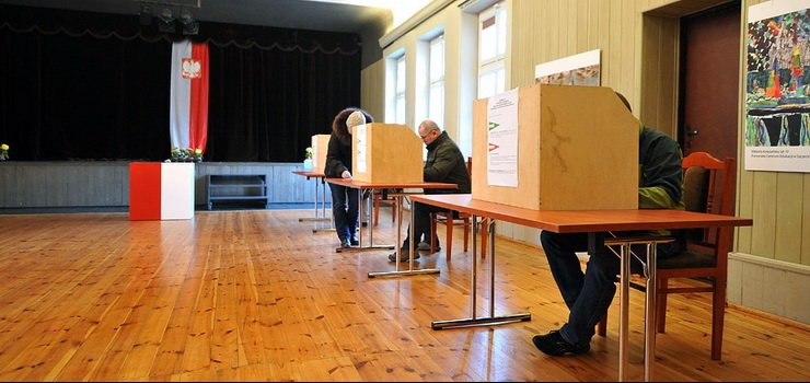 Frekwencja na godzinę 12:00 wyniosła 10,05 procent. To mniej niż dwa tygodnie temu