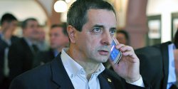  Jerzy Wcisa: Elblgowi dzisiaj jest potrzebny cznik midzy Urzdem Marszakowskim a Urzdem Miejskim. Ta rola by mi odpowiadaa