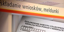 „Trzeba zmieni� sto ustaw, nic nie zrobiono”. Meldunki ci�g�ym obowi�zkiem 