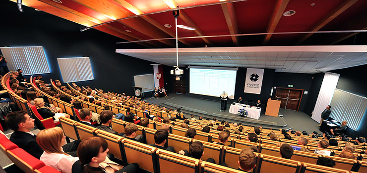 Studiów magisterskich na elbląskim PWSZ nie będzie? Rektor: Obiegowe podejście do studiów magisterskich jest wyłącznie tradycyjne