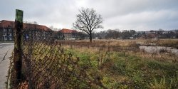 Stra�acy sze�� lat czekali na dzia�k�. Teraz poczekaj� na now� stra�nic�?