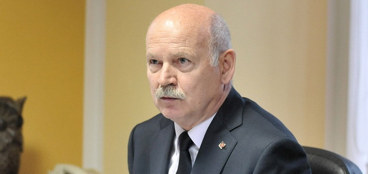 "Chcemy wprowadzi zapis zakazujcy pracownikom samorzdowym przynalenoci do partii "